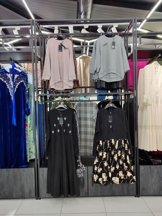 Стеллаж  Полки Вешалки для магазинов  одежды и домов Stellaj Polkalar