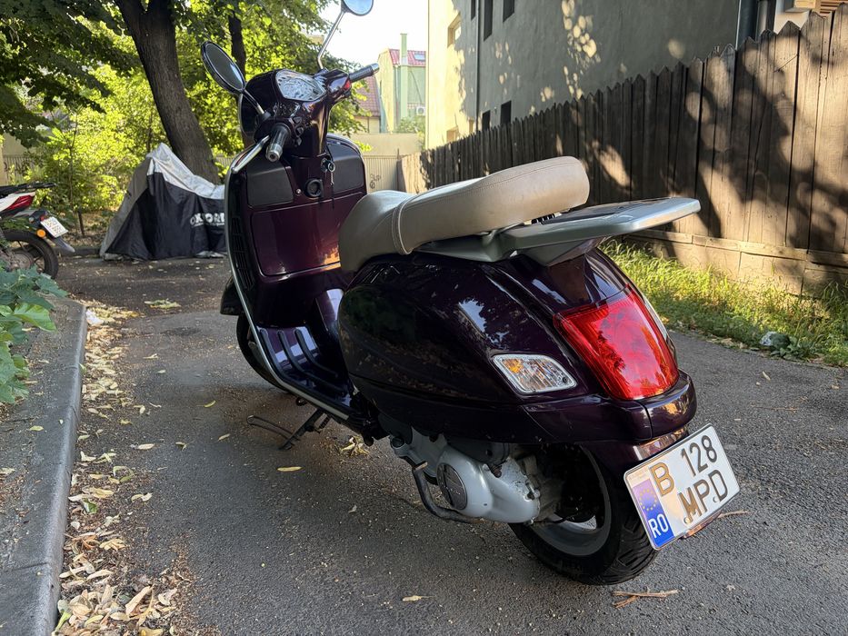 Piaggio Vespa GT200L, inmatriculat