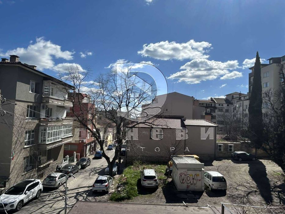 Eтаж от къща на Аязмото