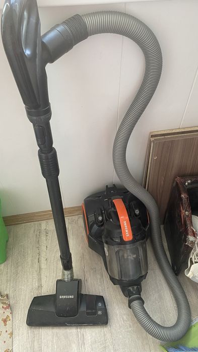 Продам пылесос………..
