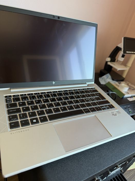 Vand Laptop HP 830 G7