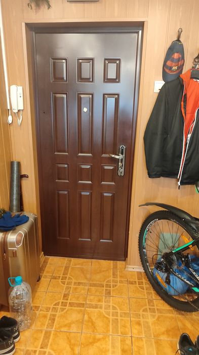 Se vinde un apartament 2 camere etaj 5 bloc turn.