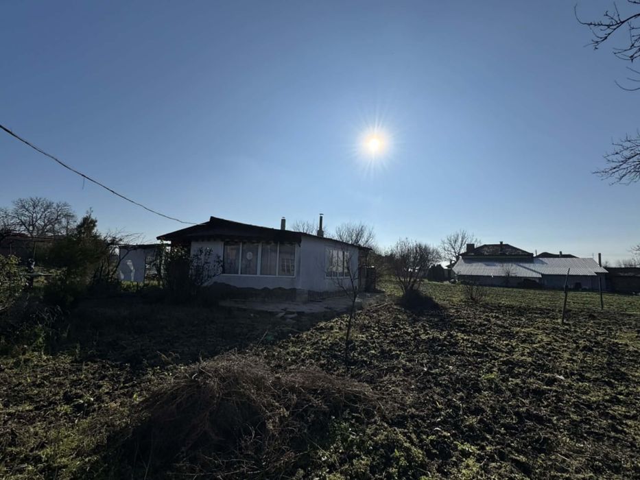 Продавам/Разменям Къща в село Роза