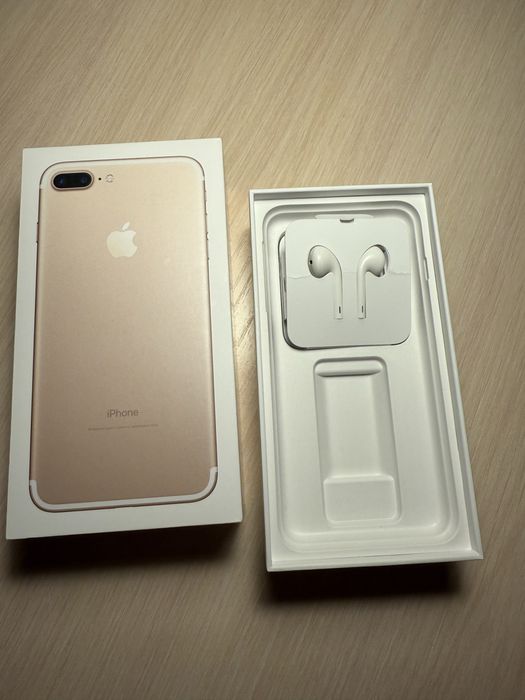 Продам IPhone 7+