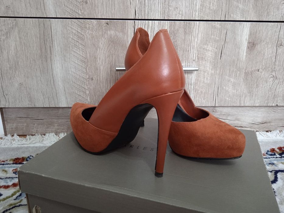 Продам женские туфли