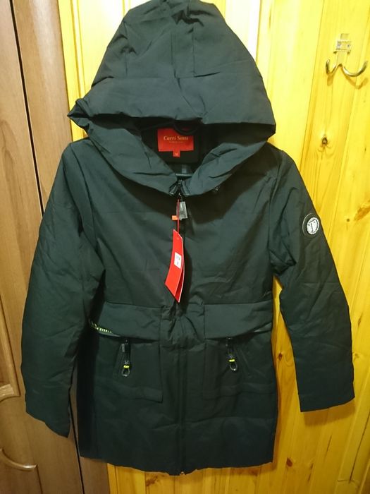 Продам верхнюю женскую одежду