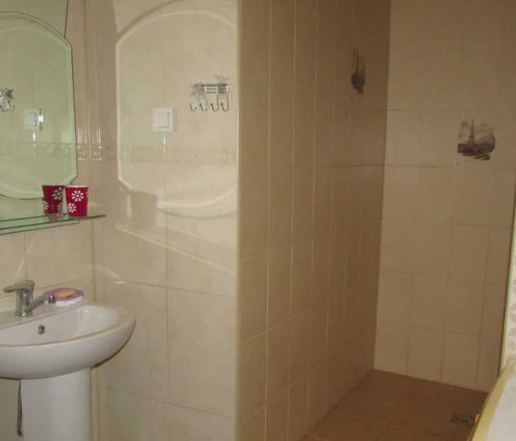 Дава се под наем Двустаен апартамент в Пловдив, Център - 65 кв.м за 255 € - Снимка #3