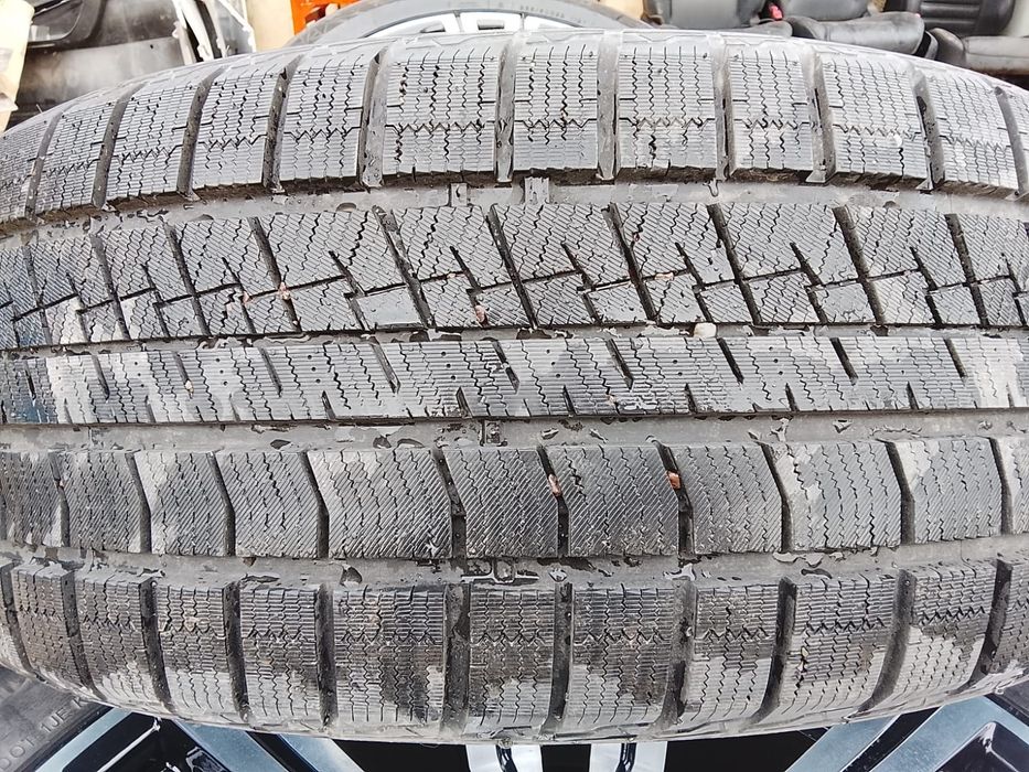 Диски с шинами в оригинале б/у