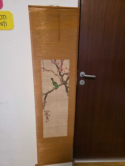 SET 2 PICTURI JAPONEZE PE MĂTASE – Suluri Decorative (Kakejiku) din Bambus