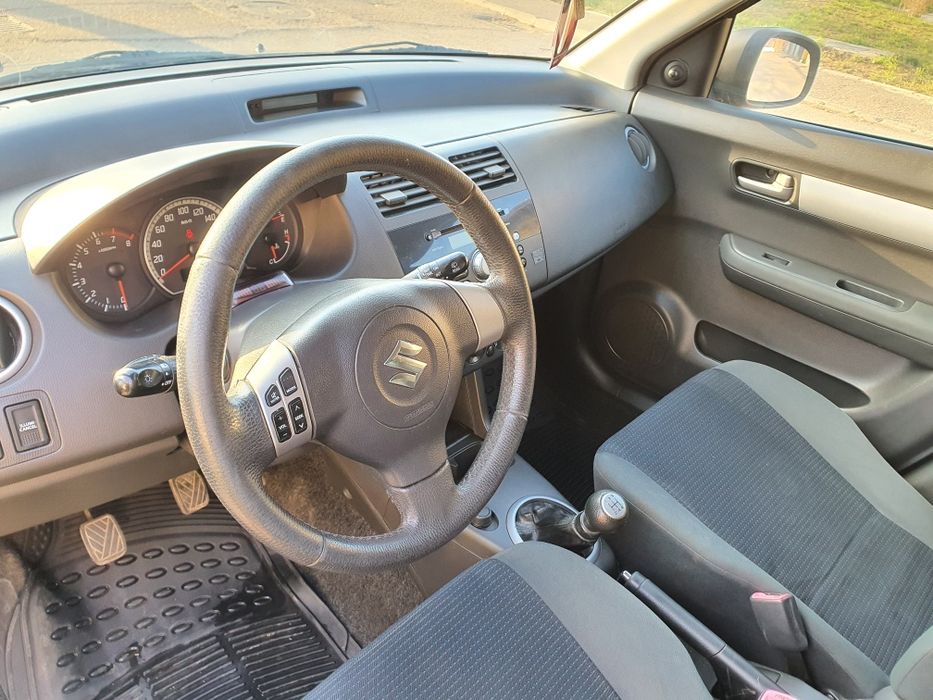 Suzuki Swift 1.3 92cp stare foarte buna