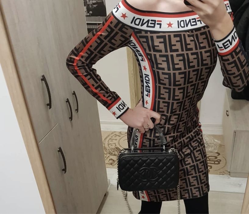 Рокля кафява