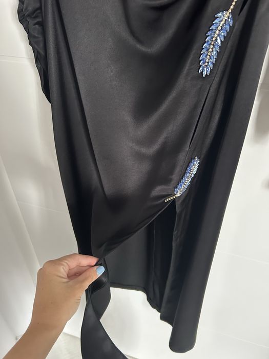 Rochie eleganta, neagra, Zara, cu aplicatii/ pietre, marimea M,