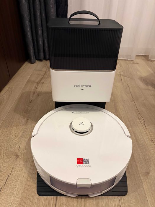Robot de aspirare Roborock Q8 Max+ cu stație automată de golire