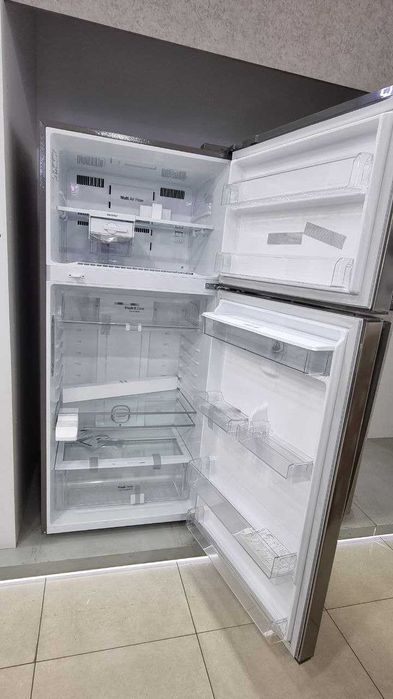 LG  Холодильник по самой низкой цене доставка падём есть