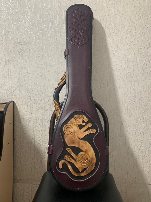 Домбыра,Қобыз,футляр сатамын