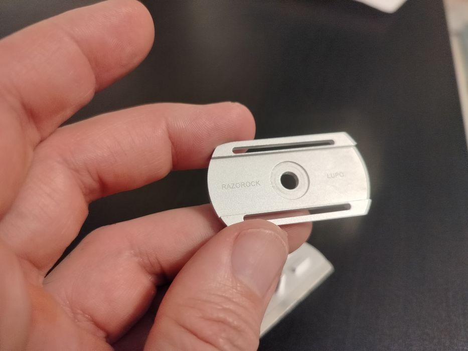 Aparat de ras Razorock Lupo