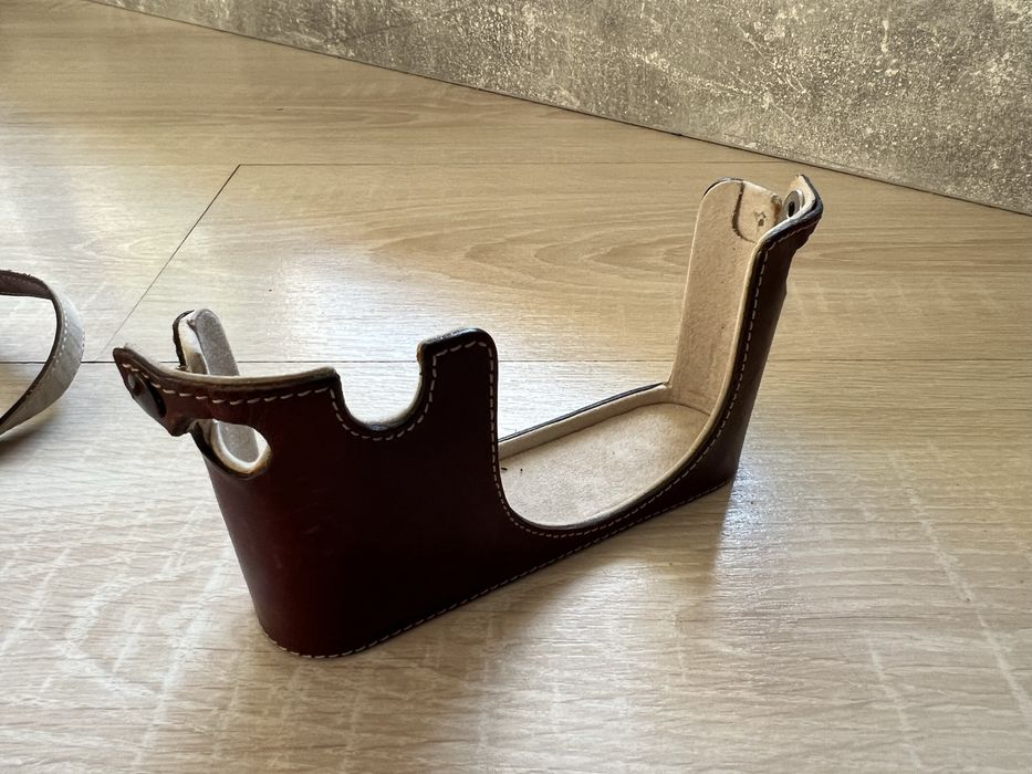 Leica X (Typ 113) – пълен комплект + 3 батерии + кожен калъф