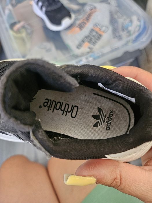 Детски adidas маратонки 22номер