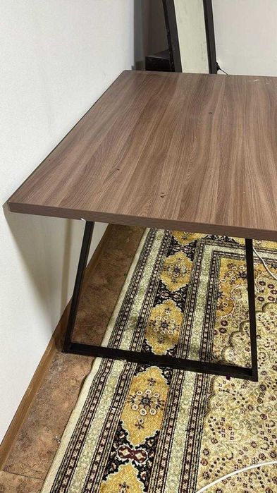 Продам офисный стол производства Польша.