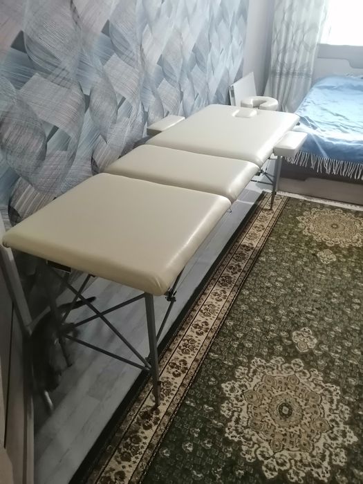 Продам кушетку в отличном состояние