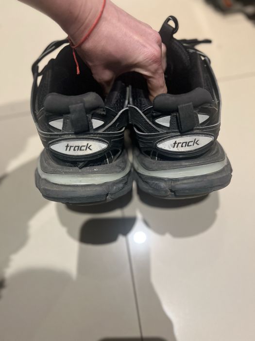 Balenciaga , със забележки (вижте снимките)