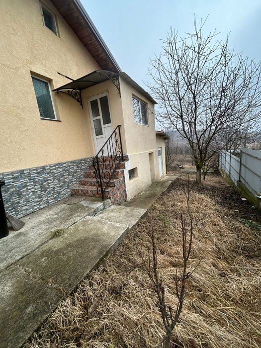Vând casă în sat Manolesti,Botoșani.