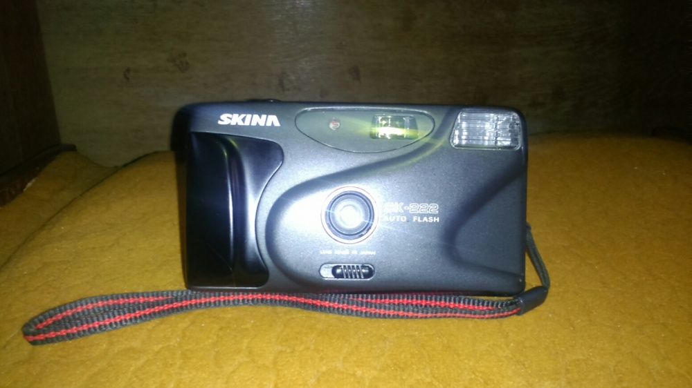 Пленочный фотоаппарат. Состояние хорошее, рабочий..