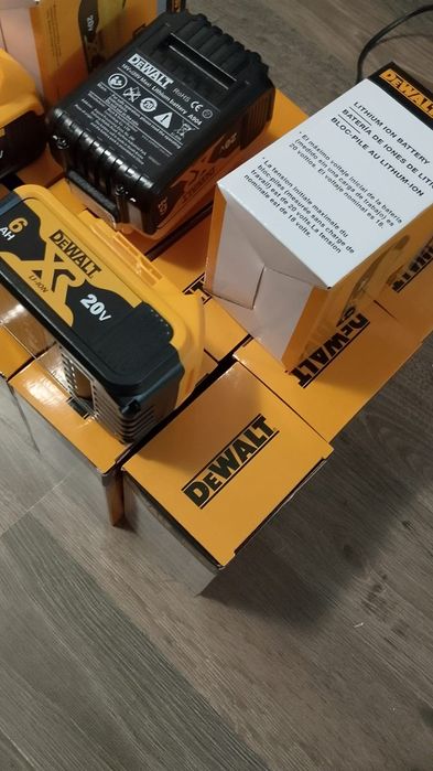 1 buc baterie dewalt 6A NOU