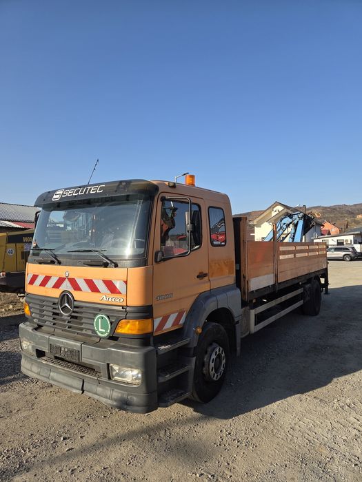Camion Mercedes Atego  cu macara pentru materiale de construcții  AN 2001