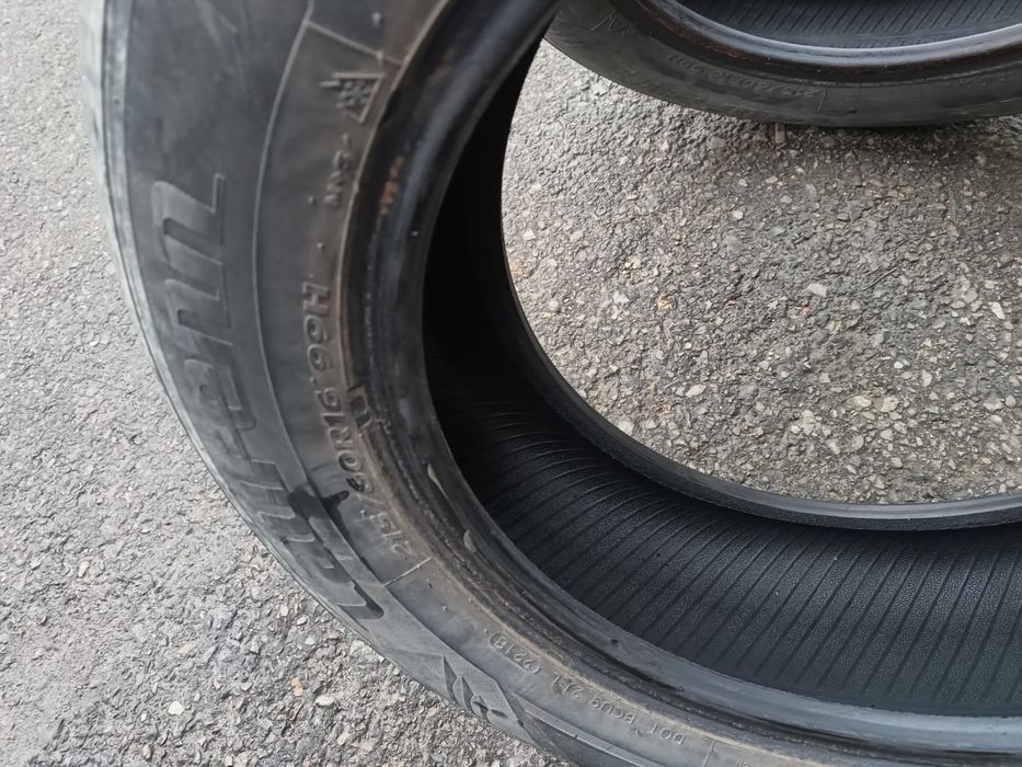 Vând anvelope 215 60 R16