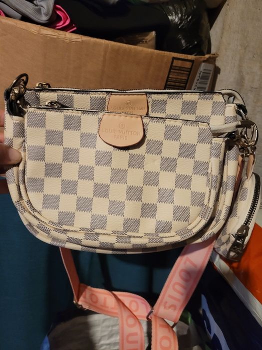 Дамски    чанти..