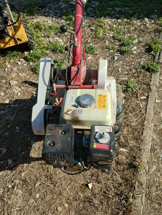 Продавам мотофреза Гардена РД1050