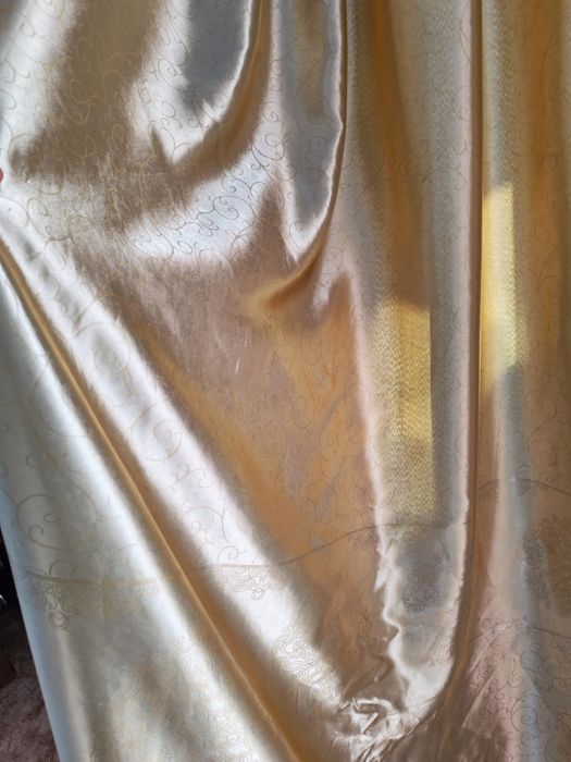 Продам шторы 2 шт