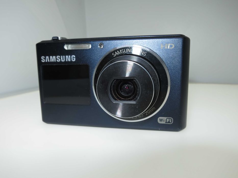 Samsung DV150F компактен фотоапарат цифрова камера със селфи екран