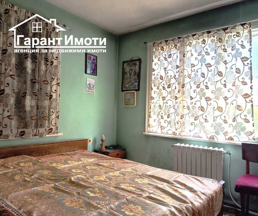Етаж от къща - център Габрово продава