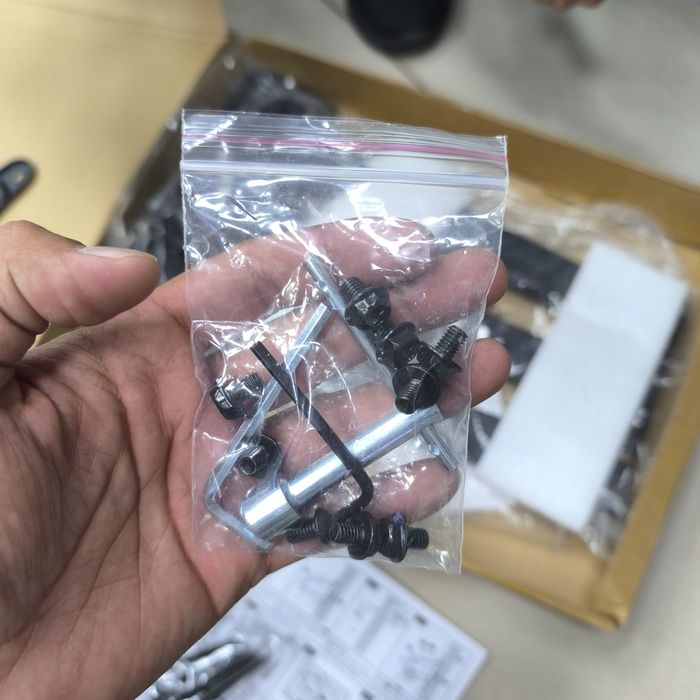 Угловой кронштейн для телевизора 80см длину   от32_до60