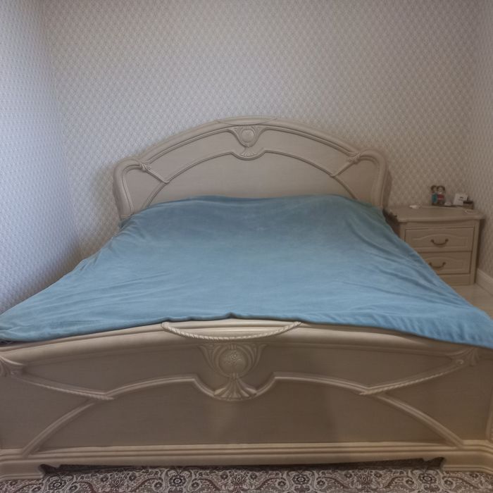 Продам спальный горнитур 50 тыс.