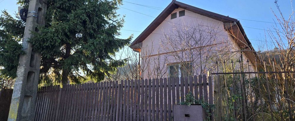 Casa de vanzare - Izvorani, Stefanesti