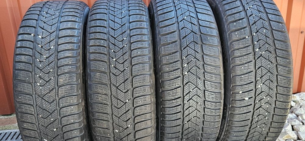 Jante Roti BMW X1 F48 X2 F39 M pachet / echipare iarna 225 50 18 Pirelli Winter Runflat cu steluță / profil 6 mm DOT 2021