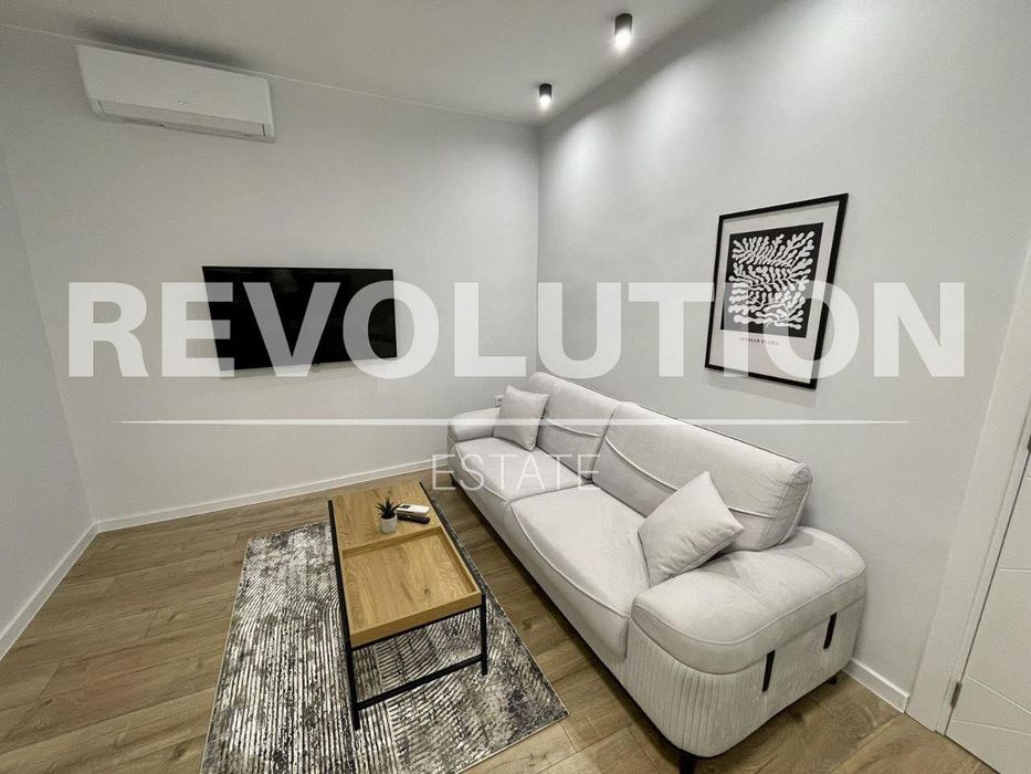 Дава се под наем Двустаен апартамент в Варна, Център - 60 кв.м за 797.64 € - Снимка #1