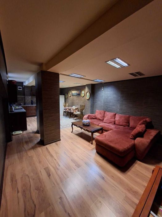 Дава се под наем Едностаен апартамент в Варна, Център - 76 кв.м за 498.27 € - Снимка #1