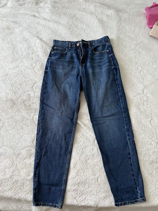 Продам женские джинсы