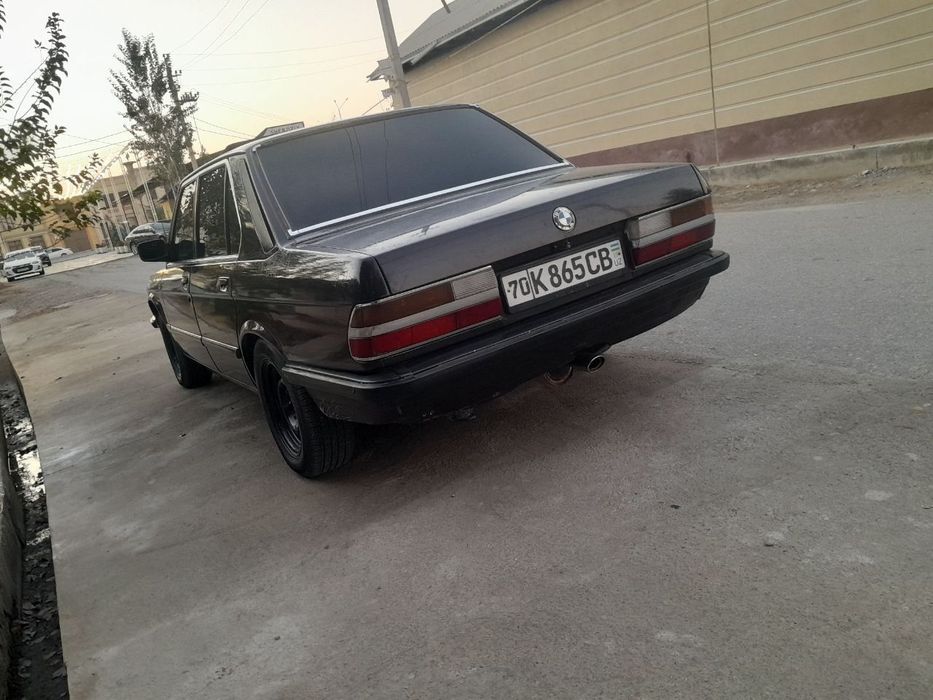 BMW E28. MADIL  mashina