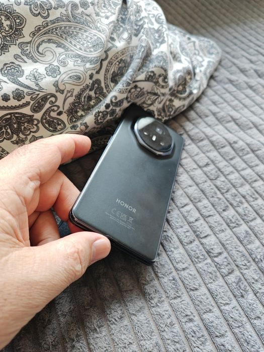 Honor magic V3 512gb 12+12ram turbo