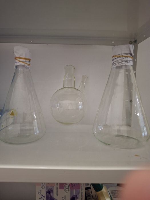 Vase  laborator,  pahar Erlenmeyer ,balon distilare