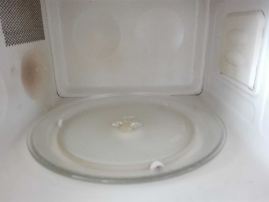 Стар медицински уред  и микровълнова фурна АЛЯСКА  .