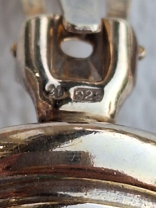 Сребърни обици с кехлибар