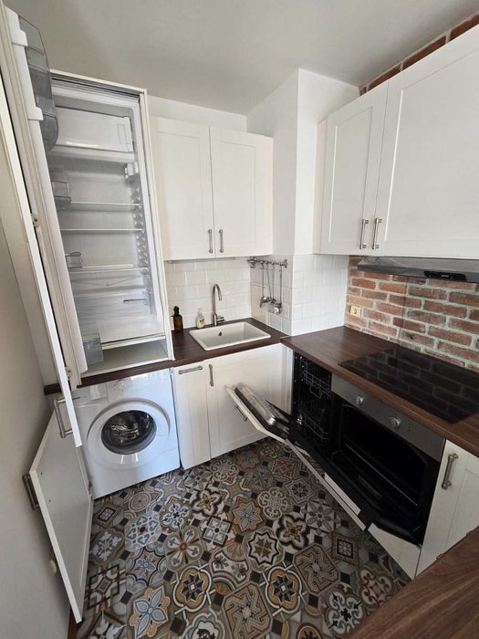 Дава се под наем Двустаен апартамент в София, Център - 72 кв.м за 535.5 € - Снимка #2