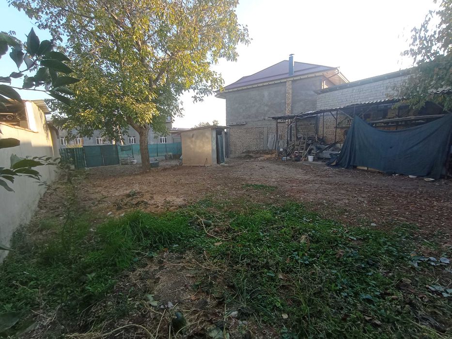 Продам дом в Кибрае. Не далеко от центра