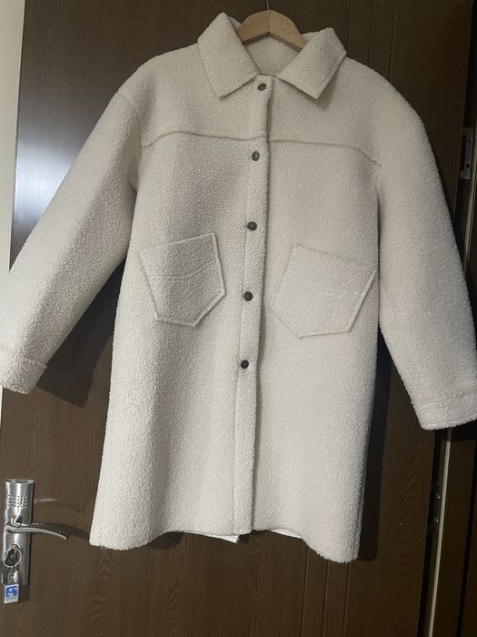 Дамско палто с джобчета отпред